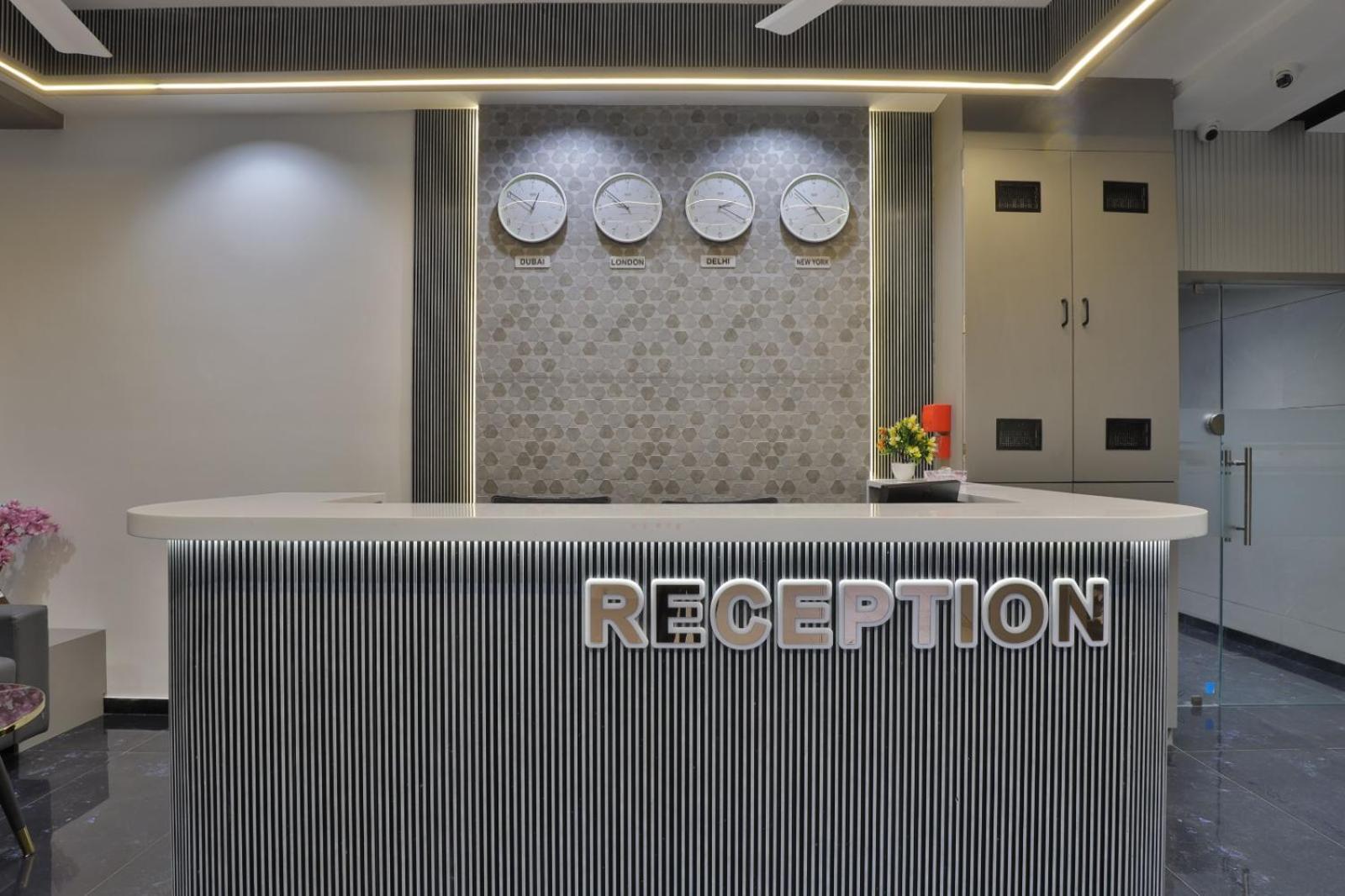 Hotel Legacy Ahmedabad Esterno foto