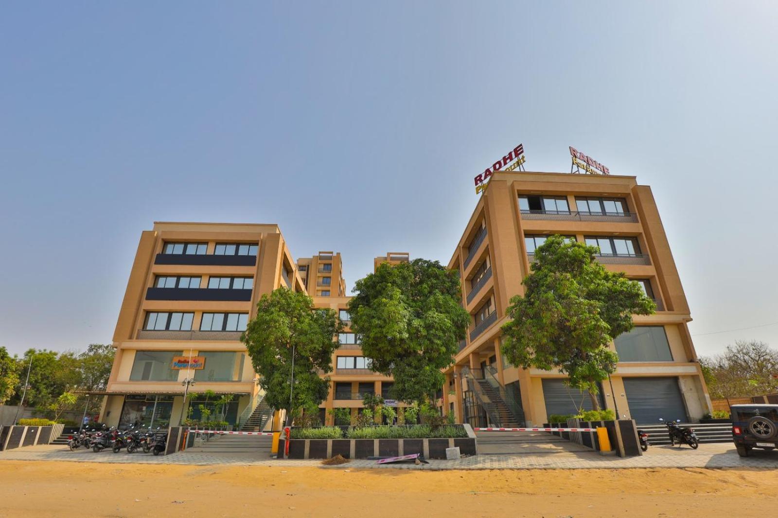 Hotel Legacy Ahmedabad Esterno foto