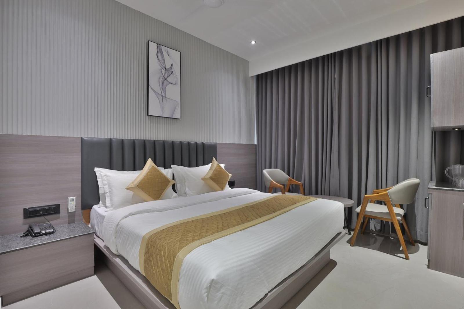Hotel Legacy Ahmedabad Esterno foto