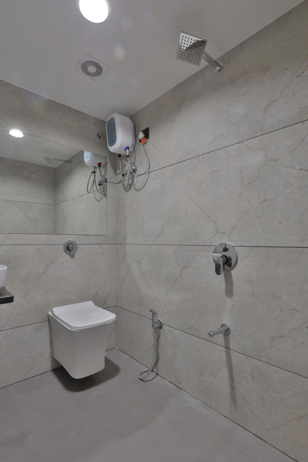 Hotel Legacy Ahmedabad Esterno foto