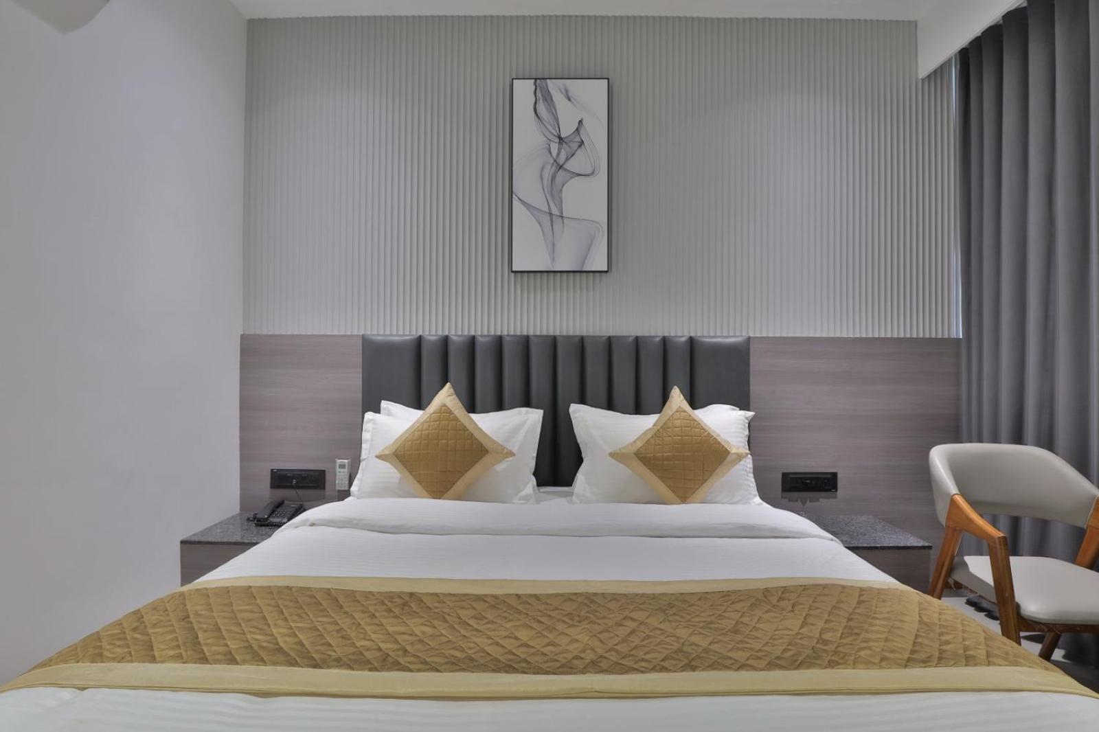Hotel Legacy Ahmedabad Esterno foto